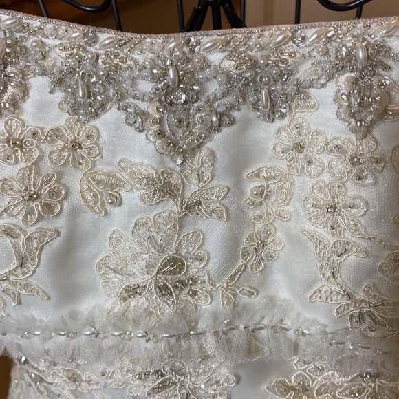 Oleg Cassini Ivory Wedding Dress with Train - Picture 3 of 14